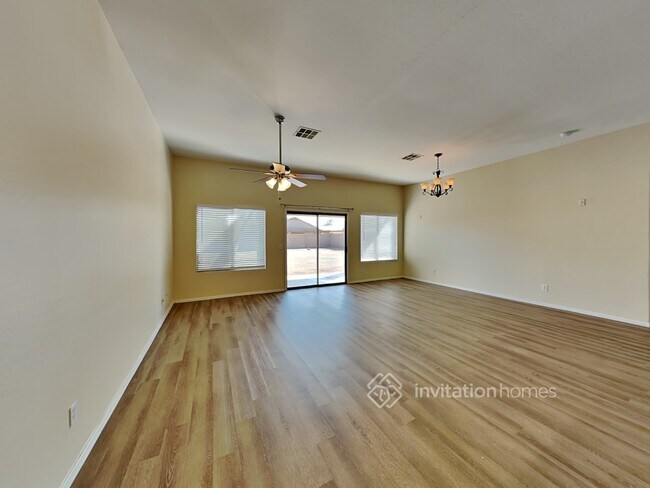 Building Photo - 15001 W Crocus Dr