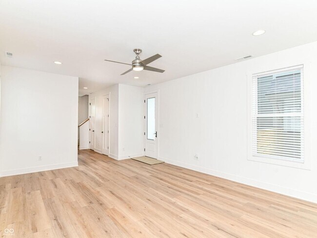 Foto del edificio - 717 E 27th St