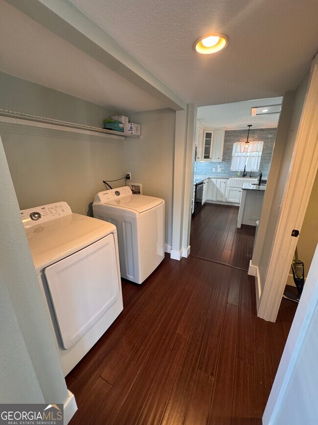 Foto del edificio - 219 Pine Bluff Dr