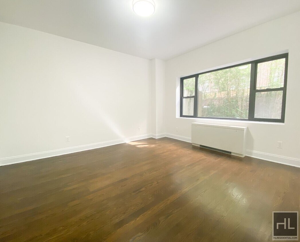 Primary Photo - EAST 56 STREET