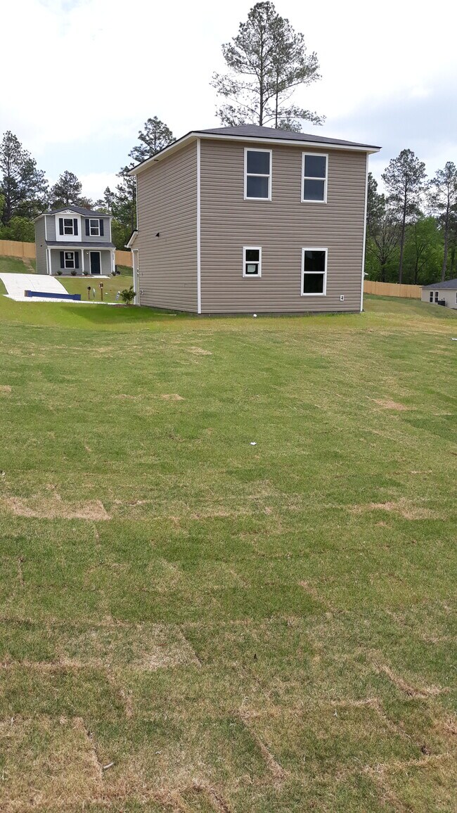 Building Photo - 2412
