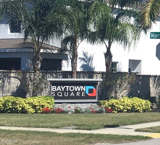 Building Photo - 3 br, 2.5 bath Townhome - 6433 Baytown Dr