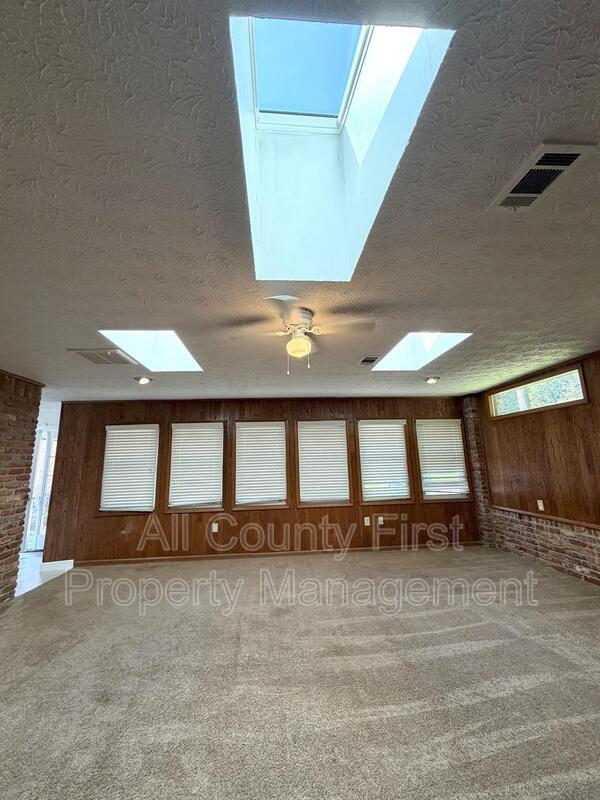 Foto del edificio - 170 Port Antonio Ct SW