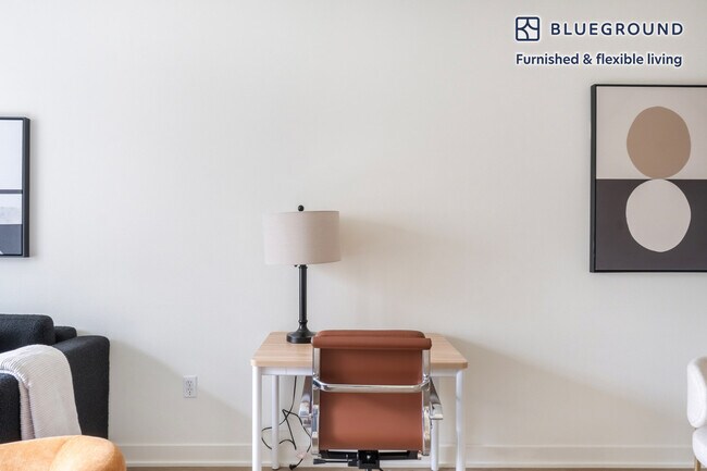 Building Photo - 11000 NE 10th St