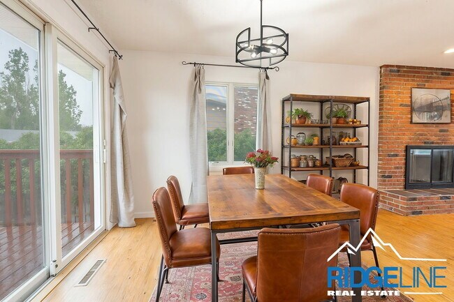 Foto del edificio - 2736 Delmar Dr