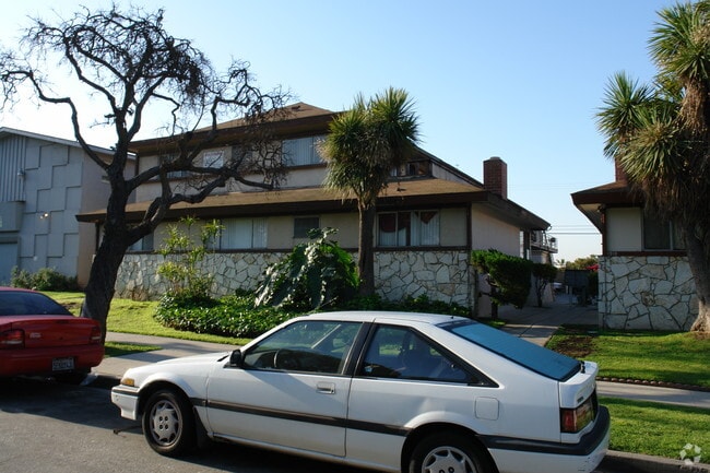 Building Photo - 1906 W El Segundo Blvd