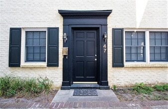 Building Photo - 47 Laurens St