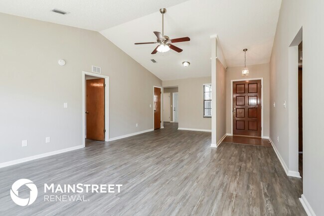 Foto del edificio - 1975 Blue Bird Run W