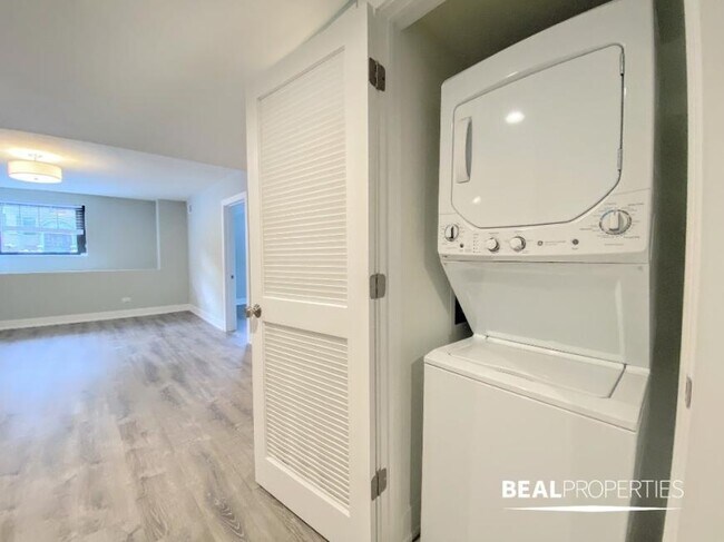 Foto del edificio - 2 bedroom in EVANSTON IL 60202