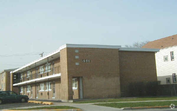 Primary Photo - 5501 W 25th Pl