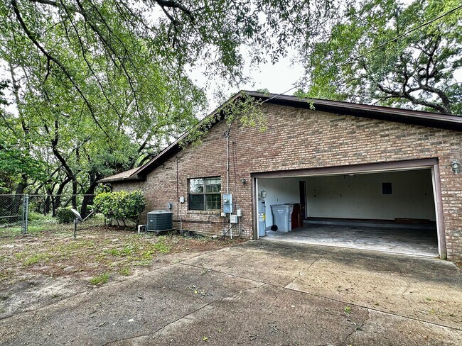 Foto del edificio - 2818 Sherwood Dr