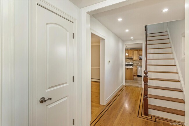 Foto del edificio - 104 Sheridan Ave