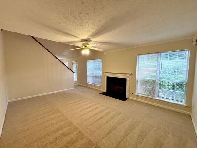 Foto del edificio - 3399 Benthollow Ln