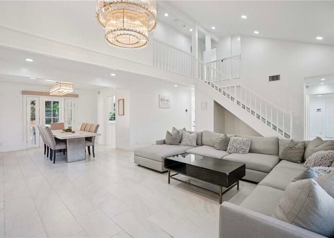 Foto del edificio - 1446 Beechwood Dr