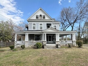 Building Photo - 660 Chestnut St