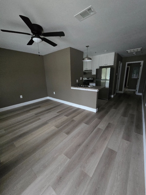 Building Photo - 2017 E Canal St