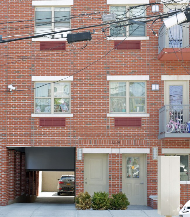 Building Photo - 3224 Radcliff Ave