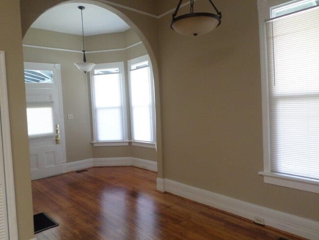 Building Photo - Nineteenth Street - 1312