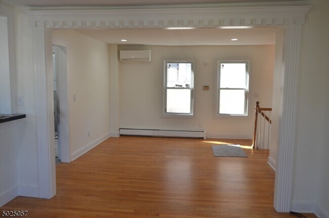 Foto del edificio - 21 Abbett Ave