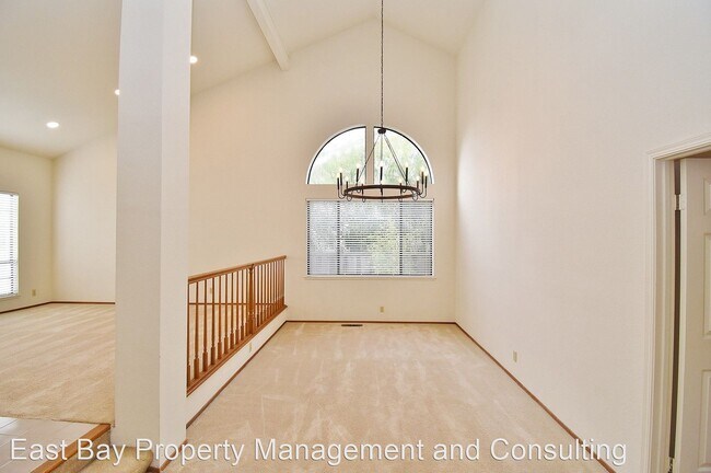 Foto del edificio - 4 br, 2.5 bath House - 671 Longfellow Dr.