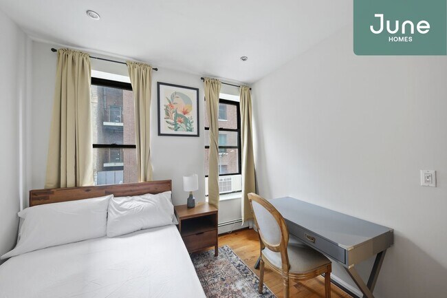 Foto del edificio - ROOM ONLY in 3-bed/1.0-bath Home