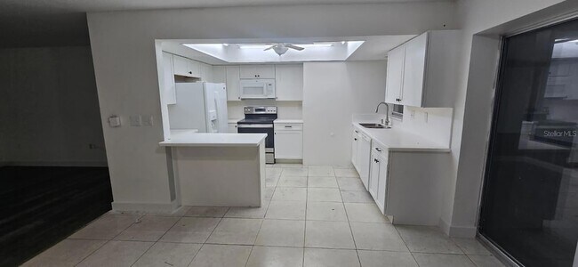 Foto del edificio - 526 Reading St NW