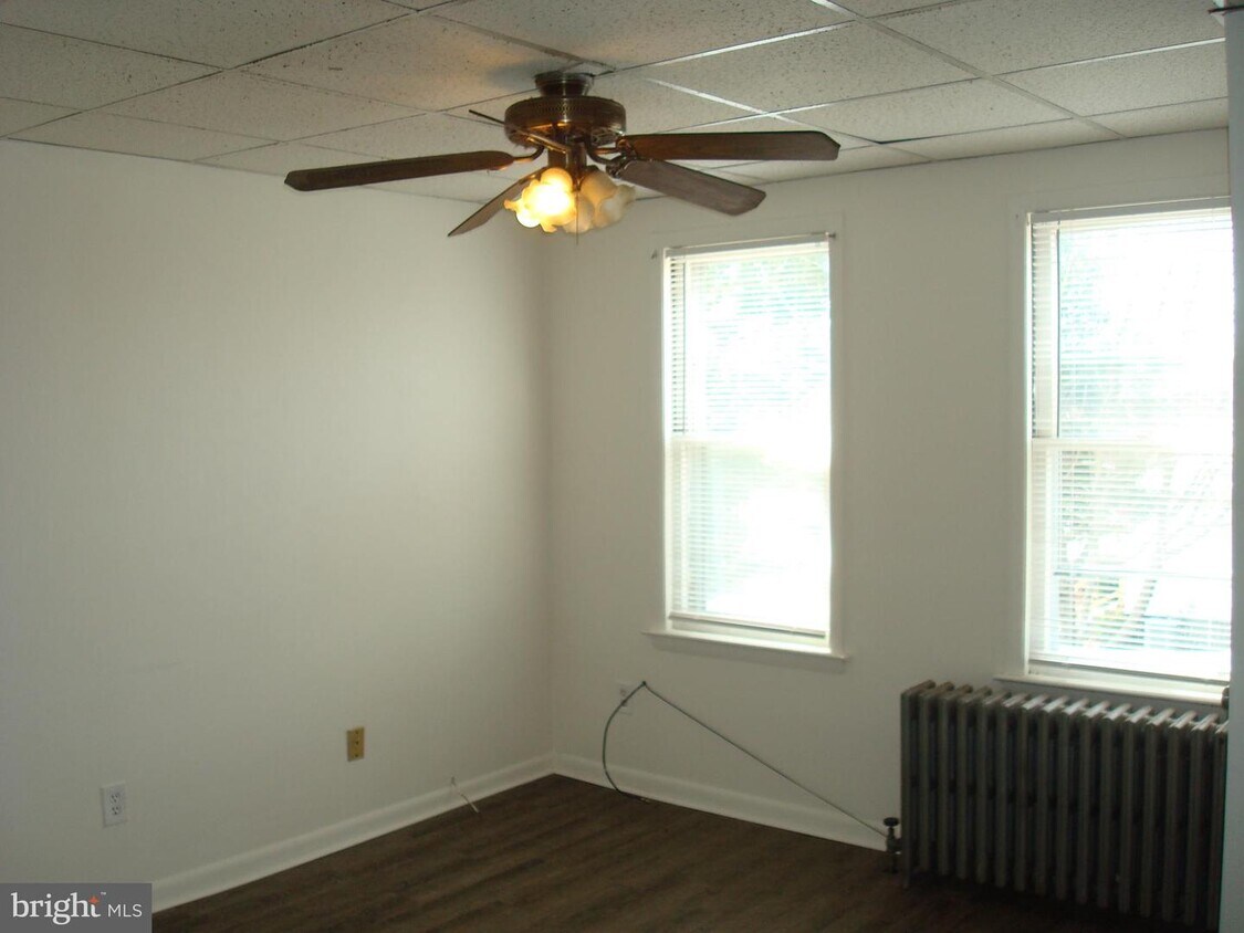 Primary Photo - 449 Pusey Ave