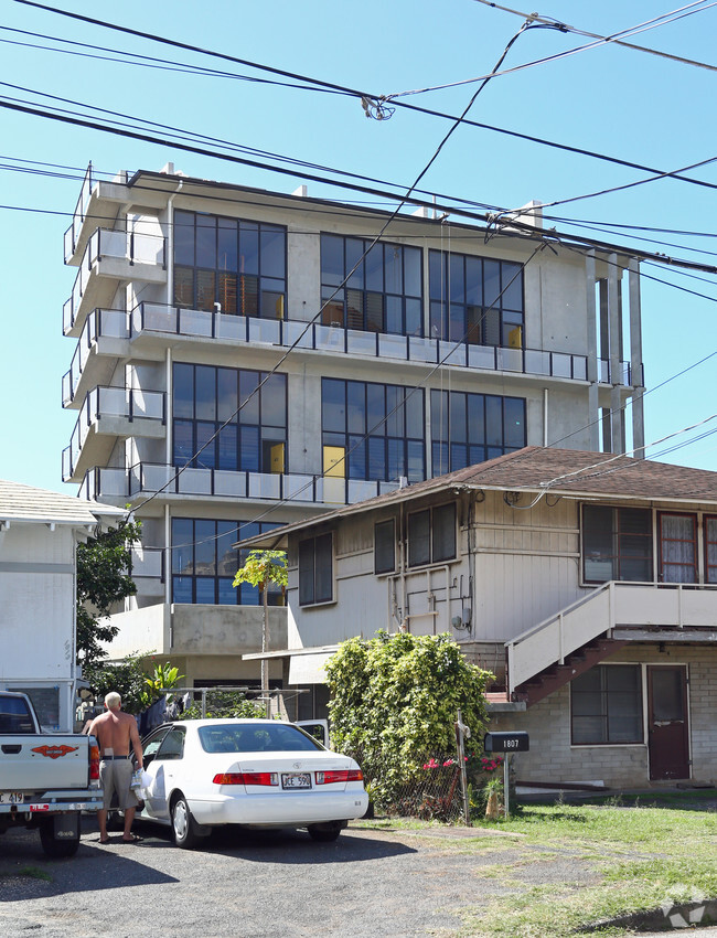 Building Photo - Hau'oli Lofts