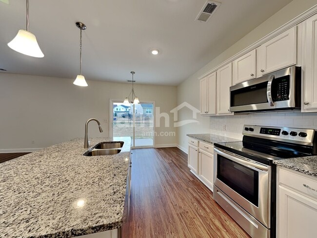 Foto del edificio - 4402 Erabele Dr