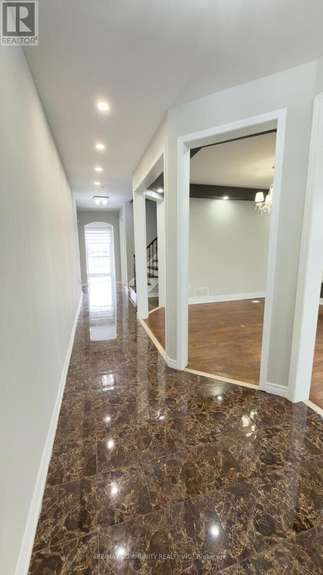 Photo du bâtiment - 21 Hoptree Ave