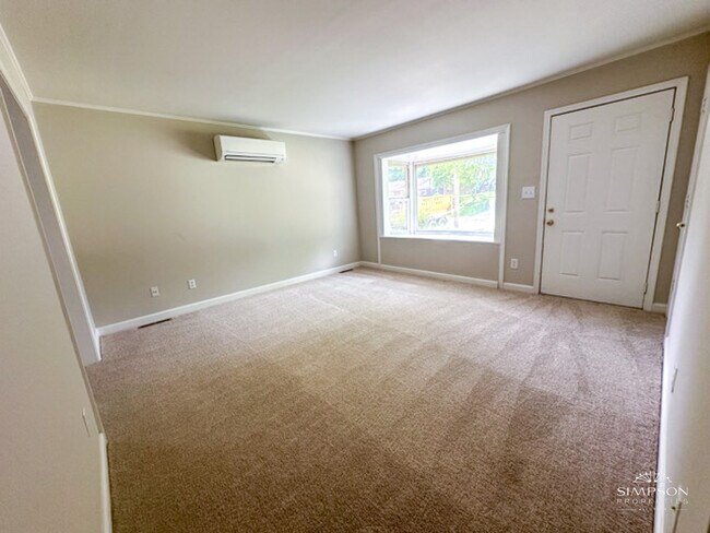 Building Photo - 4210 Welling Ave