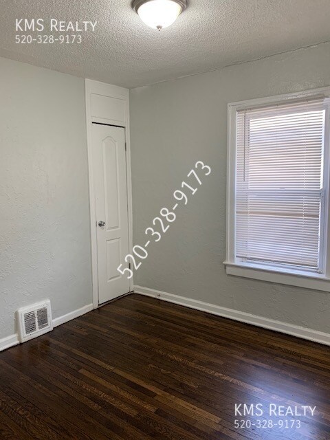 Building Photo - 142 N Belmont Blvd