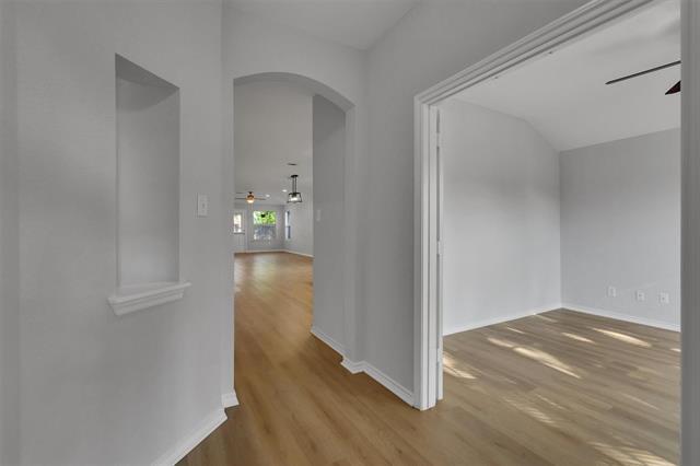 Foto del edificio - 712 Riverhead Dr