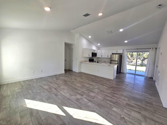 Foto del edificio - 2447 NW 5th St