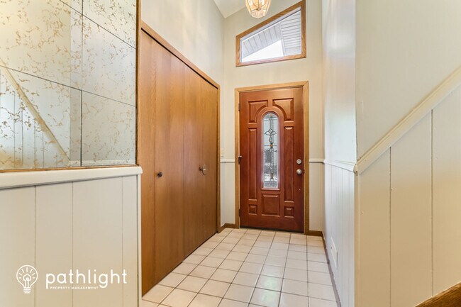 Building Photo - 908 Sandhurst Drive W, Roseville, MN, 55113
