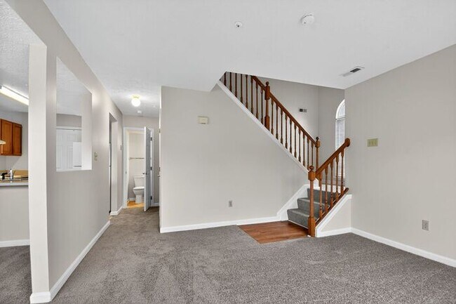 Foto del edificio - Pet Friendly End Unit Townhouse with Fence...
