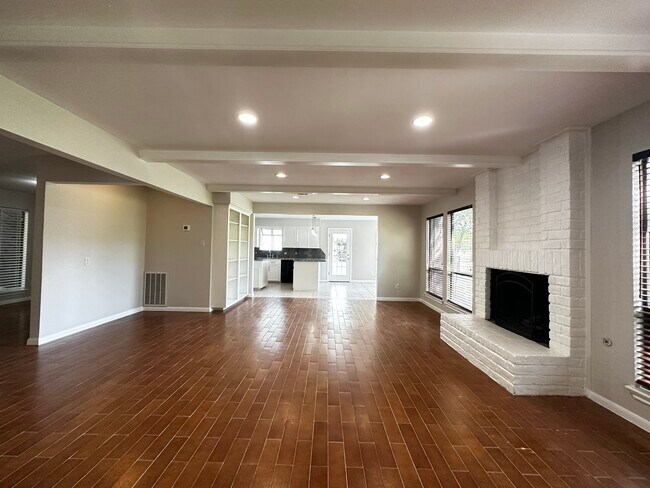 Building Photo - 11106 Ellwood St