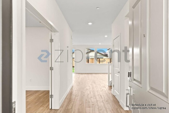 Building Photo - 5418 Paularo Wy