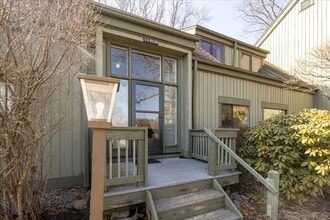Building Photo - 114 Heritage Vlg