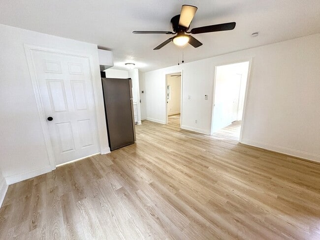 Foto del edificio - 4605 N Hubert Ave