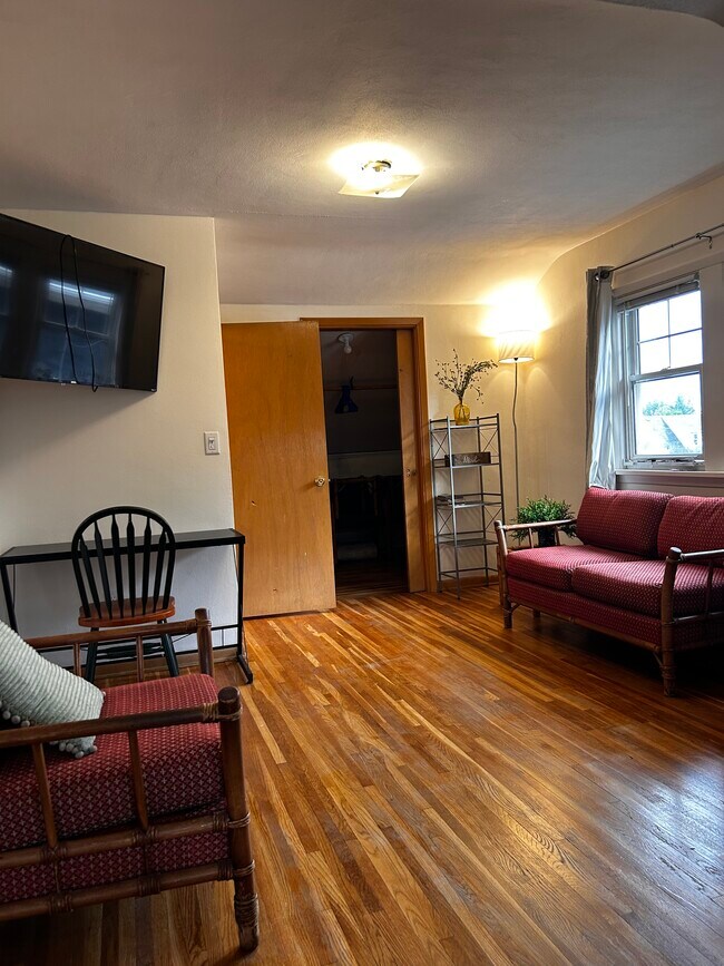 Foto del edificio - 4612 W 5th St