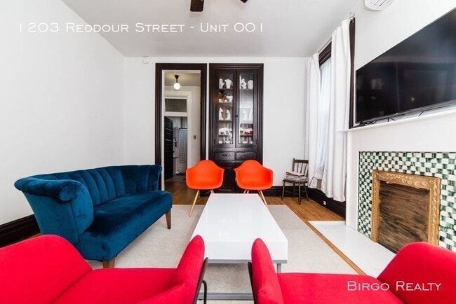 Building Photo - 1203 Reddour St