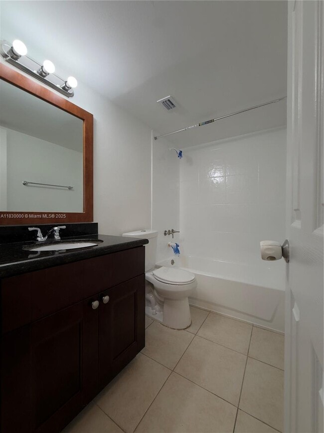 Foto del edificio - 482 NW 165th St