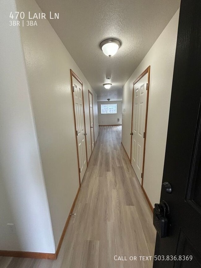 Building Photo - 470 Lair Ln