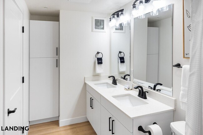 Foto del edificio - 255 N Camino Mercado