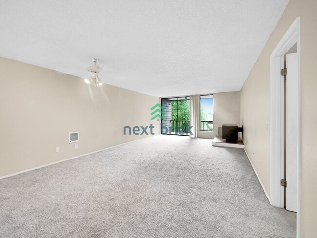 Foto del edificio - Beautiful 2 Bed 2 Bath Condo for Rent!