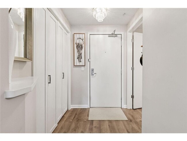 Building Photo - 640 Main St N