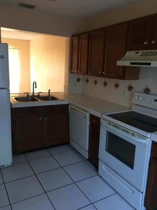 Foto del edificio - 5154 Breckenridge Pl
