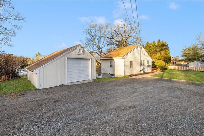 Foto del edificio - 8 Pine Ln