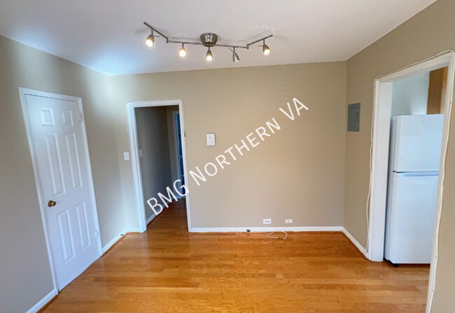 Foto del edificio - 209 N Trenton St